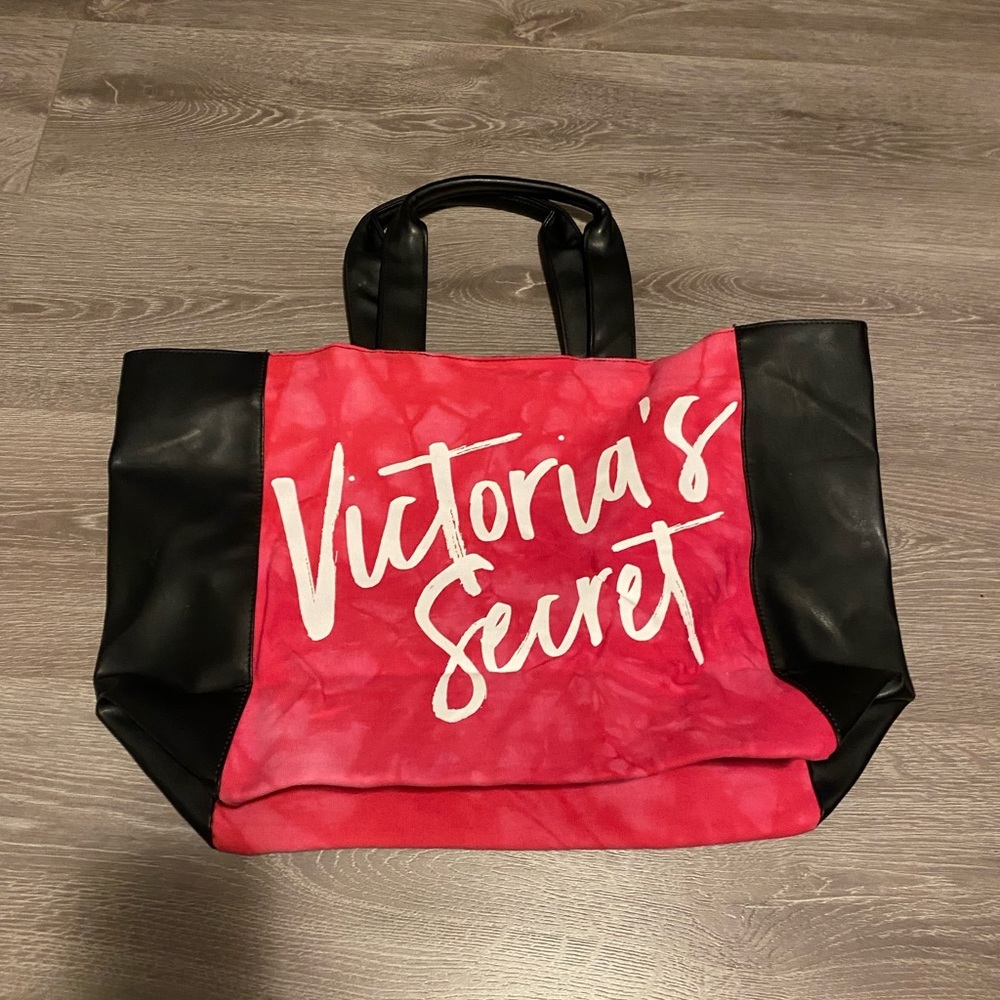NWOT Victoria’s Secret tote bag